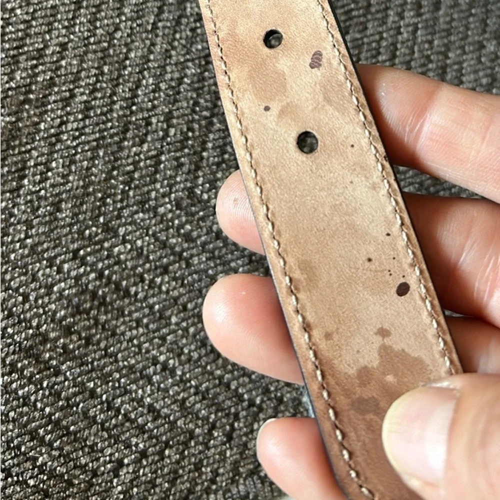 Gucci children’s belt sz m 27”